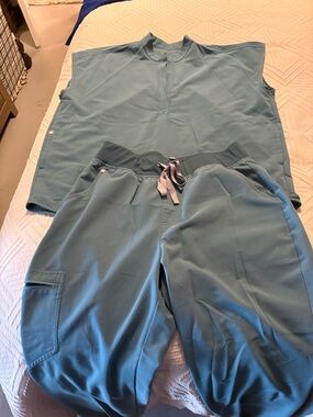 Figs Women's Cargo Scrub Set in Light Teal